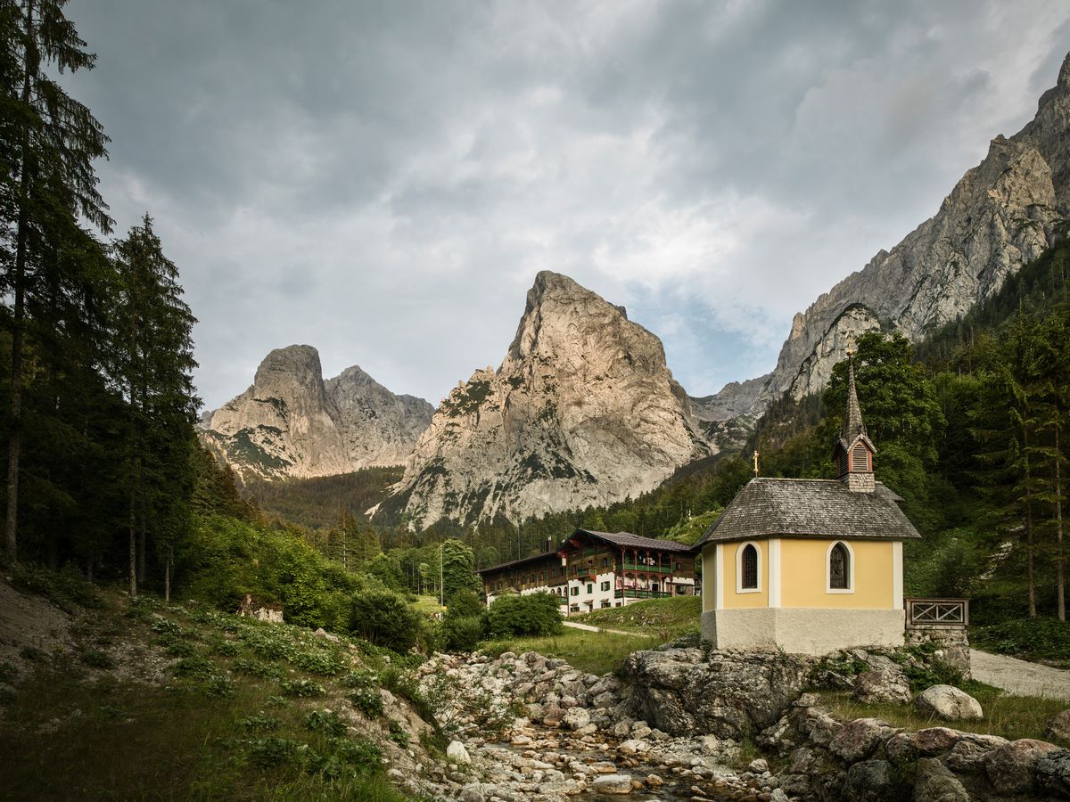 Hinterbärenbad mit Kapelle, Naturschutzgebiet Kaisertal © Lolin
